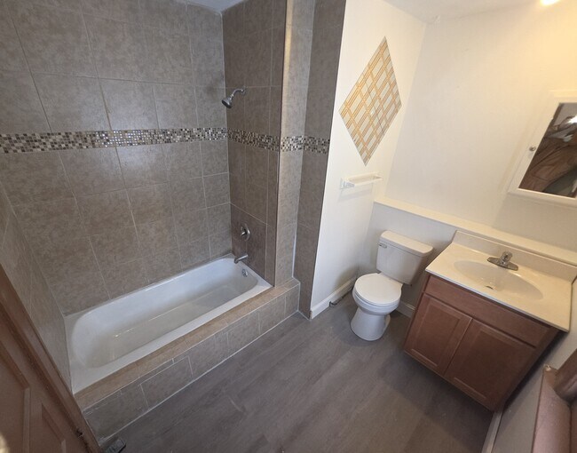 Foto del edificio - 3714 S Salina St