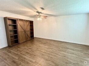 Building Photo - 3314 Crestdale Dr