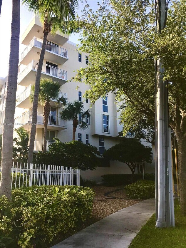 Primary Photo - 16590 NE 26th Ave