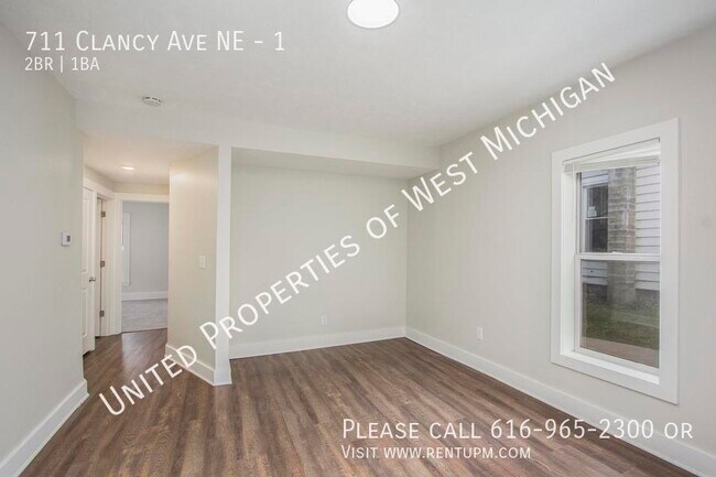 Foto del edificio - Available Now | 2 Bedroom 1 Bath Apartment...