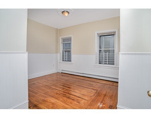 Building Photo - 77 Savin St