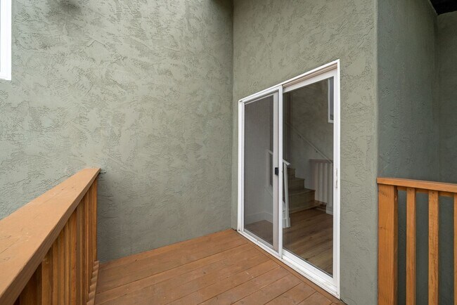 Building Photo - 4376 Del Monte