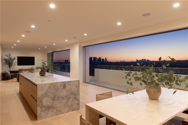 Foto del edificio - 838 N Doheny Dr