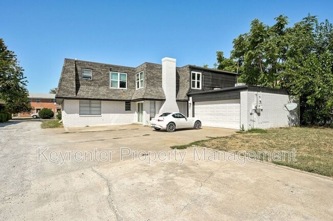 Foto del edificio - 1309 Crown Point Ave