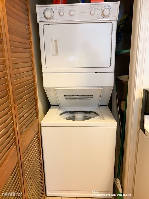 Building Photo - 709 W Wrightwood Ave