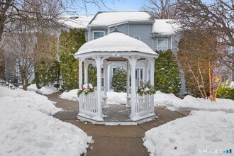 Building Photo - 132 Hope St