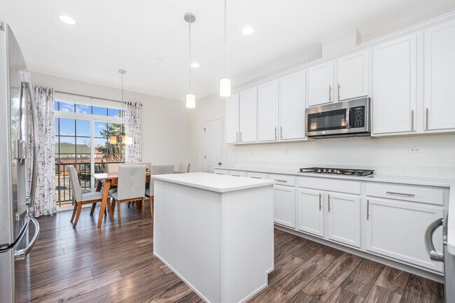 Foto del edificio - 819 Paisley Ct