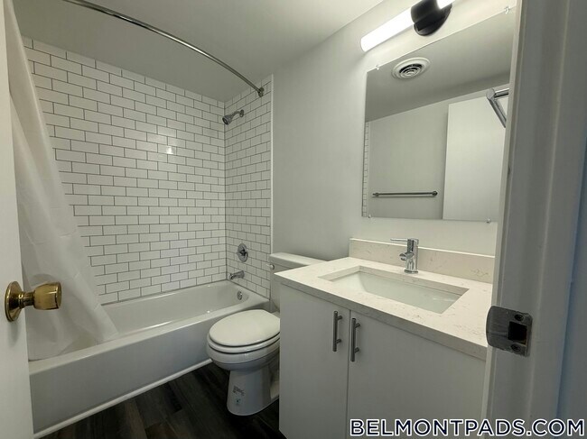 Foto del edificio - 55 Hill Rd