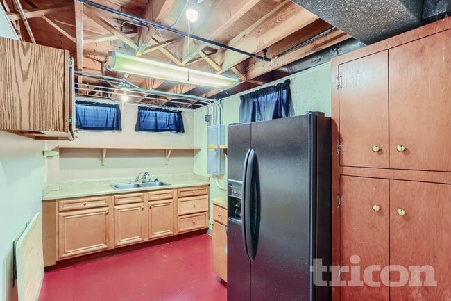 Building Photo - 1441 Maple Ln