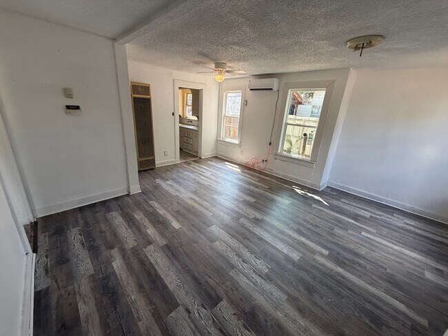 Building Photo - 2107 Ave I