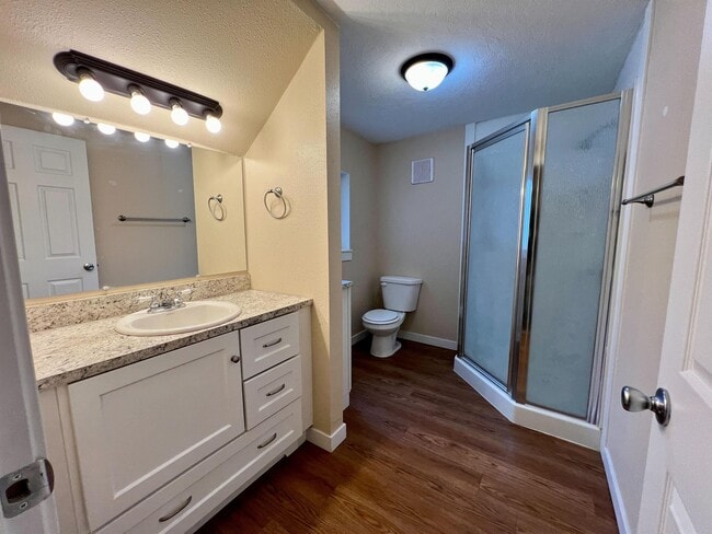 Building Photo - 1642 Miller Ave