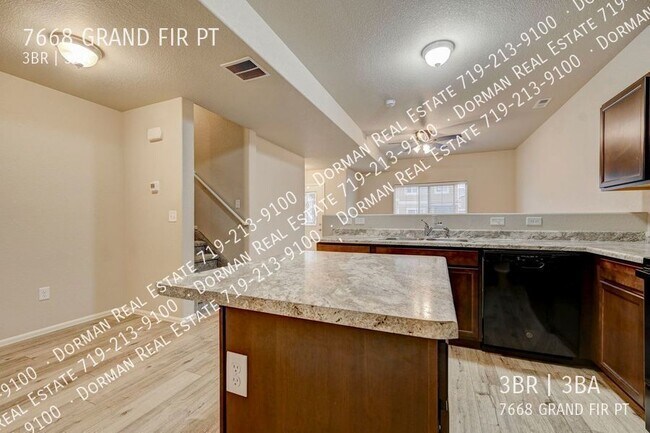 Building Photo - $500 OFF the first month of rent!