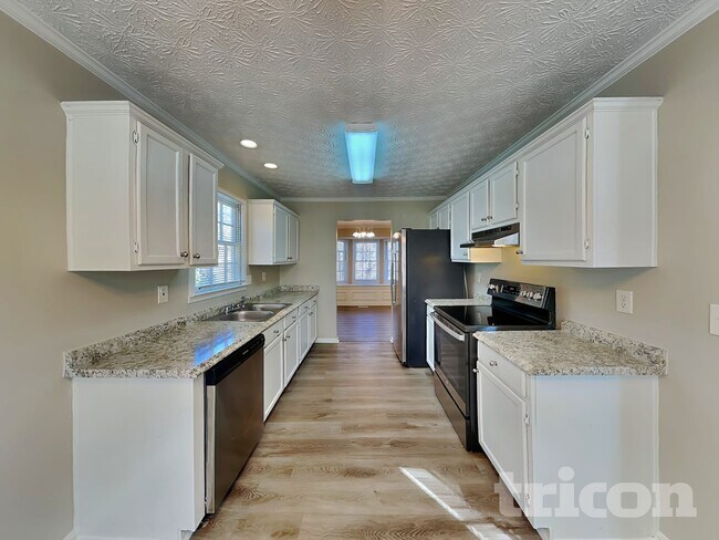 Foto del edificio - 2709 Braemore Pl