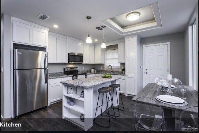 Building Photo - 1413 Alta Vista Dr