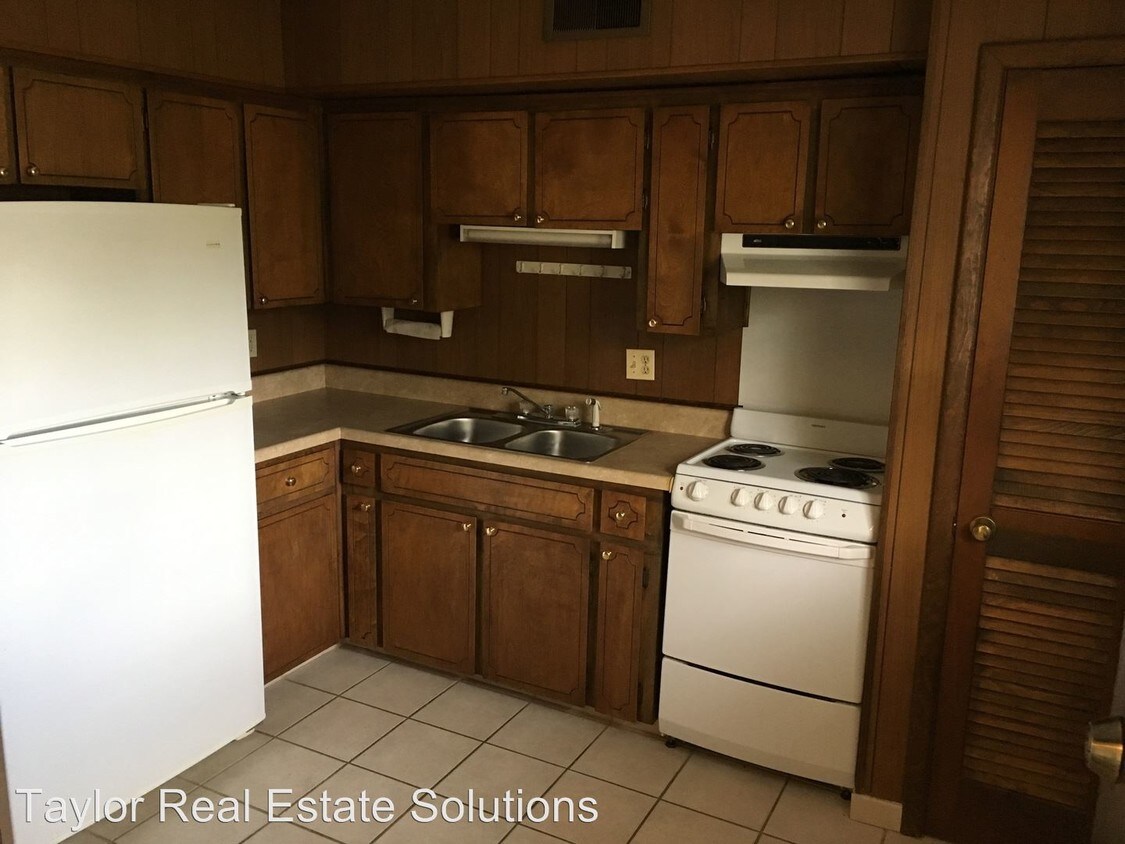 403 Oak Ave NW Unit 4, Jacksonville, AL 36265 Condo for Rent in