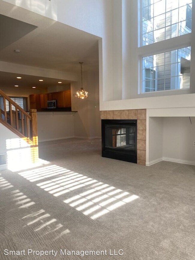 Building Photo - 3 br, 3.5 bath House - 688 South Yarrow St...