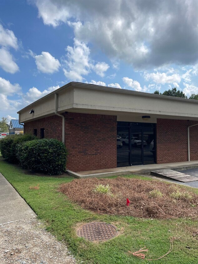 Primary Photo - 5509 Radford Rd