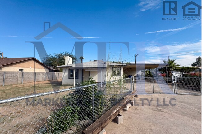 Foto del edificio - 2Bed/1Bath Home on McDowell/32nd St! $199 MOVE-IN SPECIAL! Ready for Immediate Move-In!