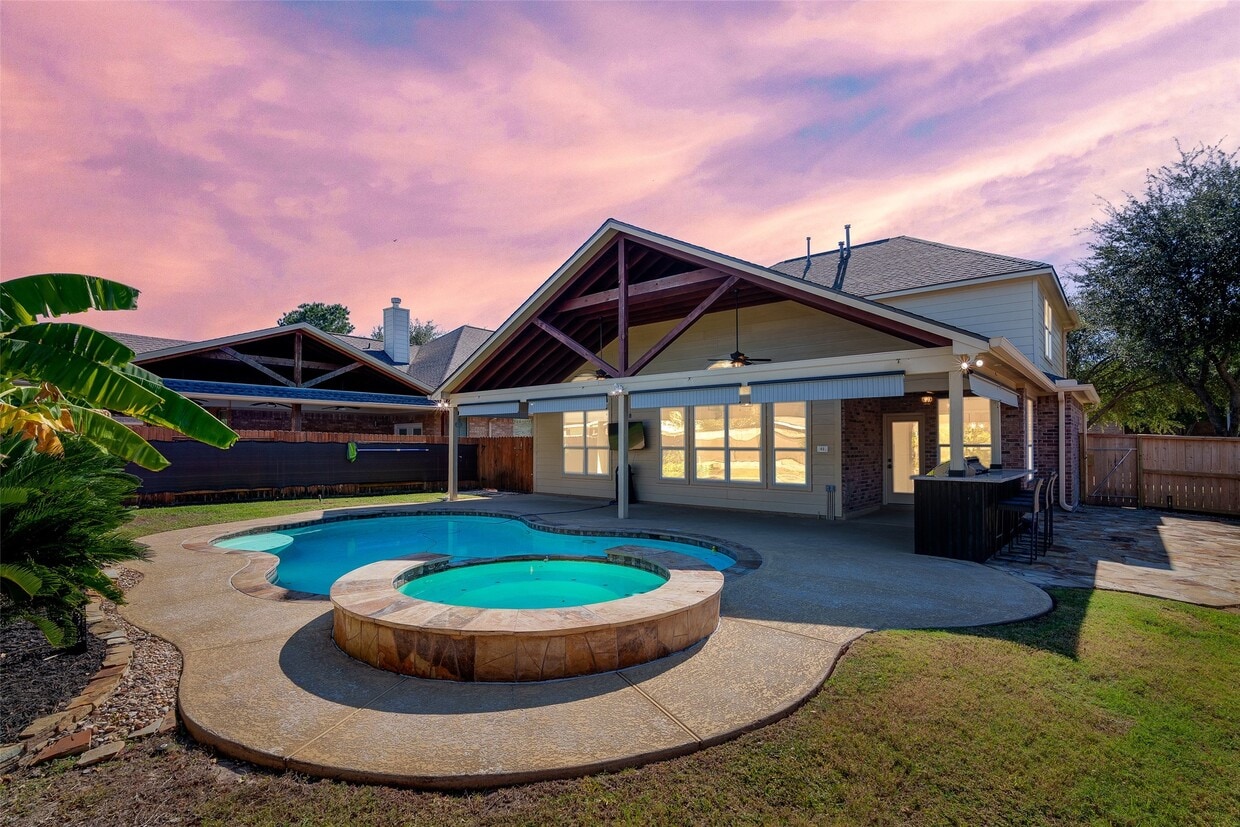 Primary Photo - 24518 Hamilton Mill Ct