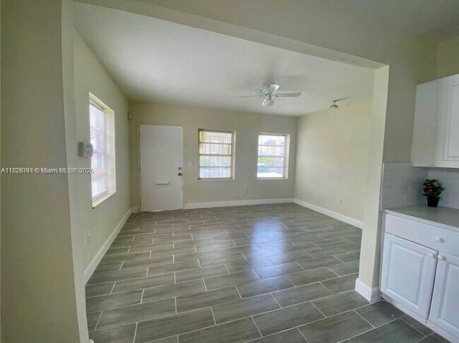 Foto del edificio - 1818 NW 58th St