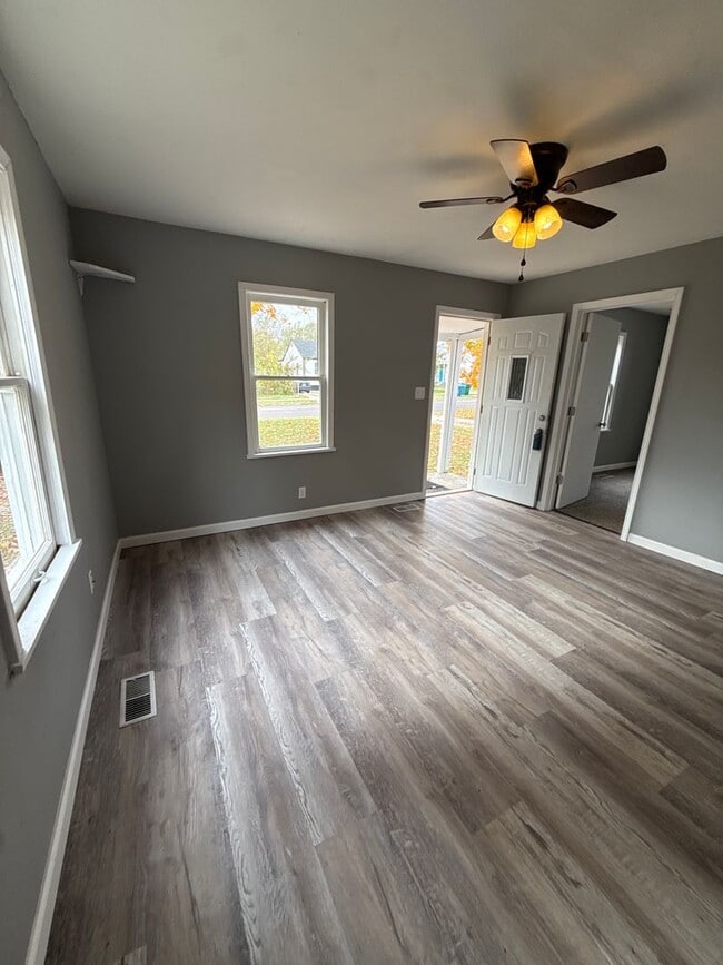 Foto del edificio - 3 bedroom/1 bathroom house