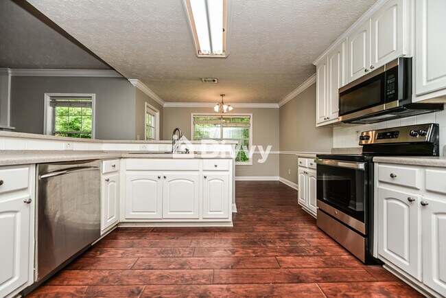 Building Photo - 1021 Privet Way