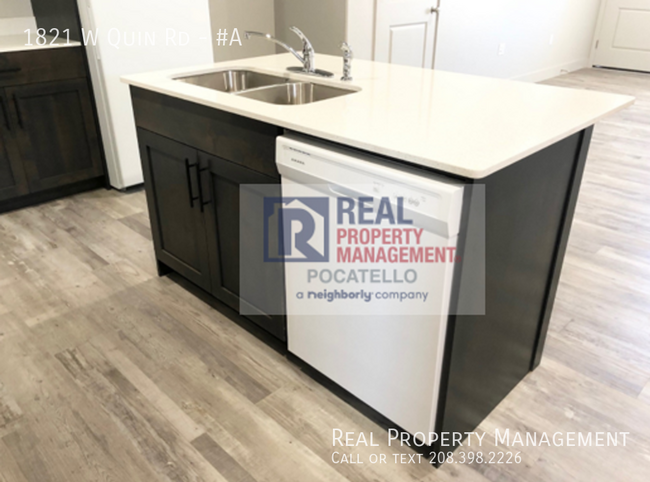 Building Photo - 3 Bedroom 1 Bath Apartment