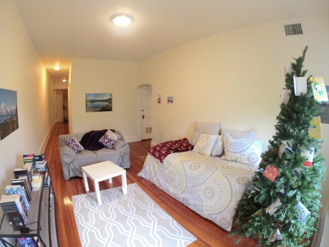 Foto del edificio - 1463 Beacon St