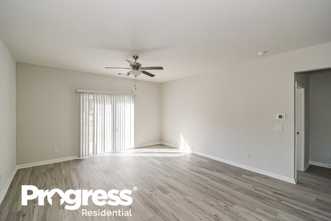 Foto del edificio - 16 Kenwood Dr