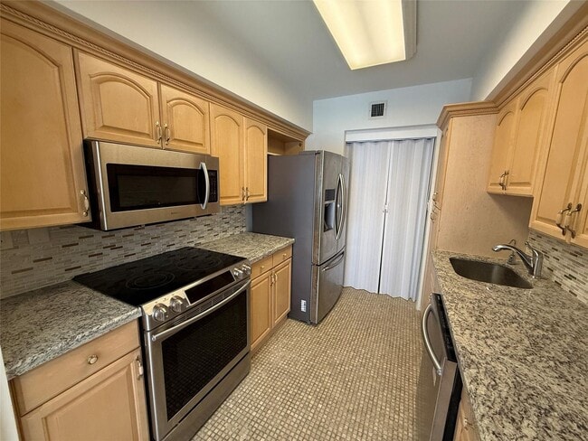 Building Photo - 19707 Turnberry Way