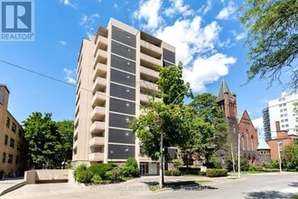 Building Photo - 34 Walmer Rd