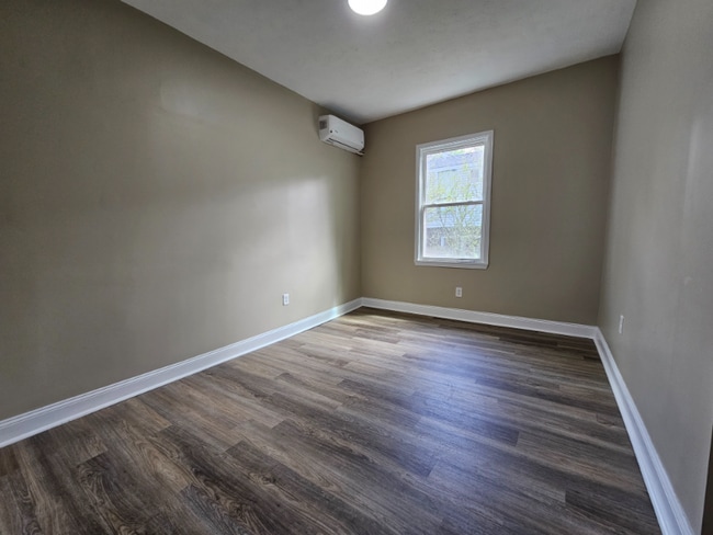 Building Photo - 233 W Madison St