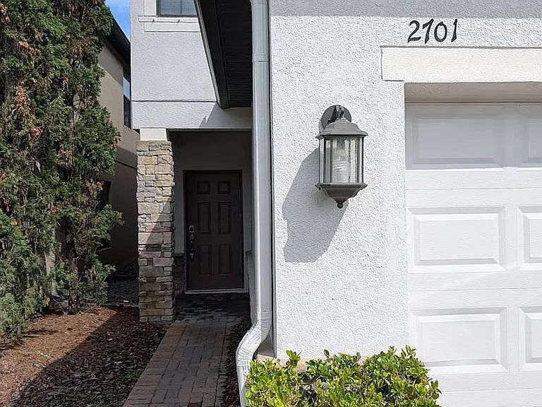 Foto del edificio - 2701 Hampton Green Ln