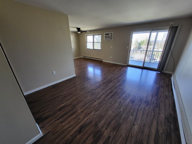 6185 Hocker Dr Unit E, Harrisburg, PA 17111 Room for Rent in