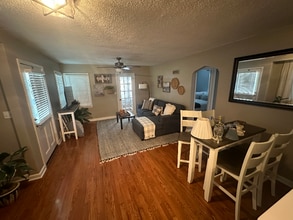 Building Photo - 5528 Glenwood St