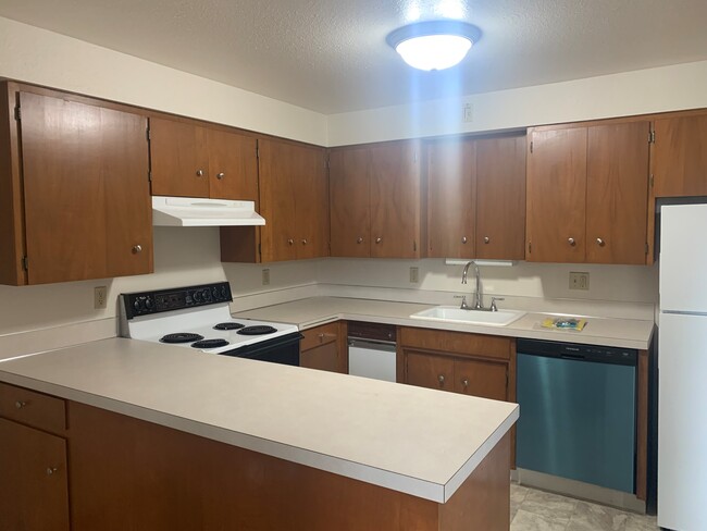 Building Photo - 405 La Villa Dr