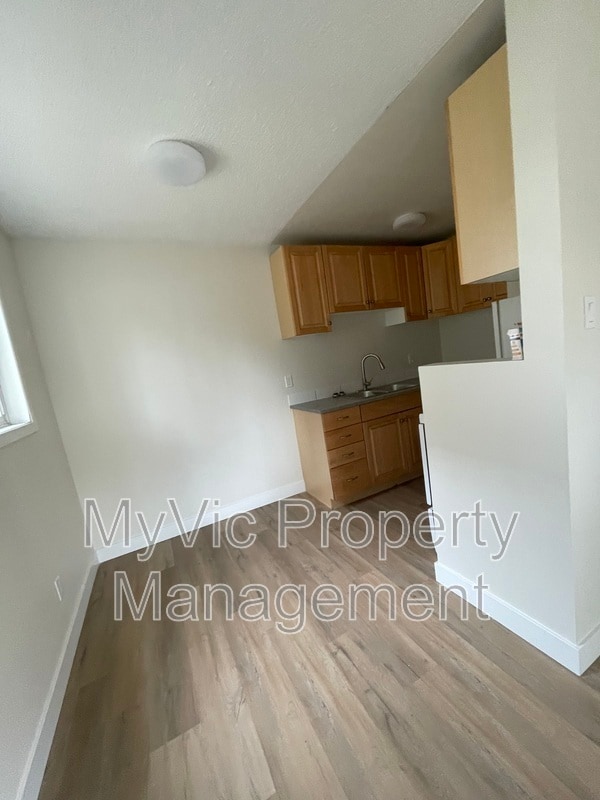 Building Photo - 10040-10154 154 St