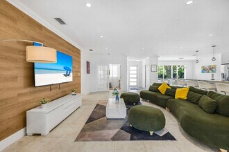 Building Photo - 11121 Griffing Blvd