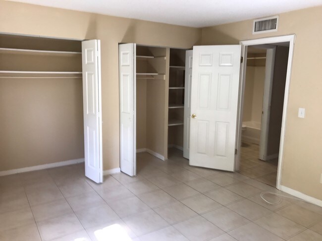 Foto del edificio - Wildwood Way Apartments