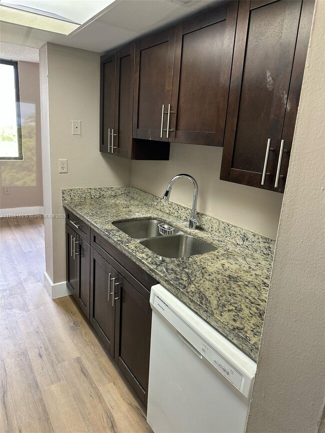 Foto del edificio - 8335 SW 152nd Ave