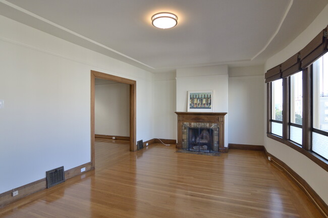 Building Photo - 1449 Francisco St