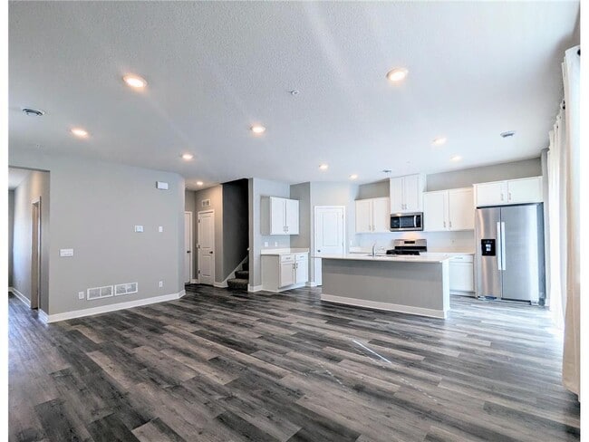 Building Photo - 17092 Dysart Pl