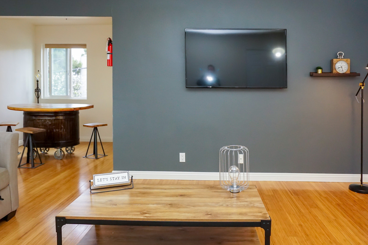 Living Room - Santa Monica Beach CoLiving