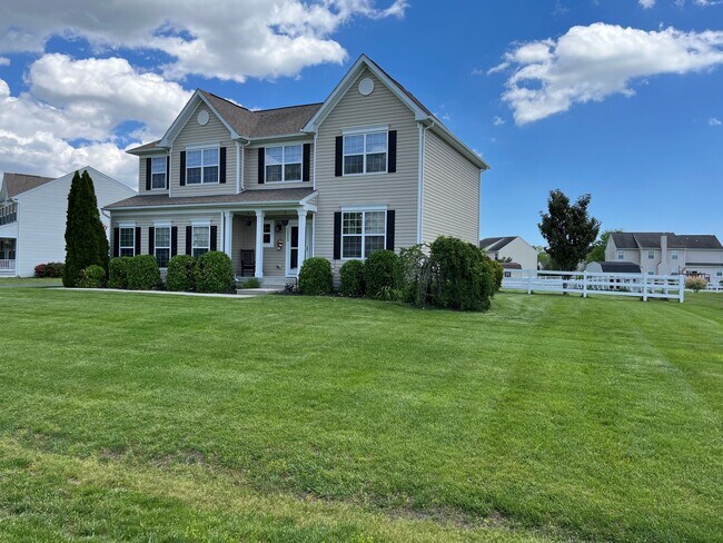 Foto del edificio - 24889 Rivers Edge Rd