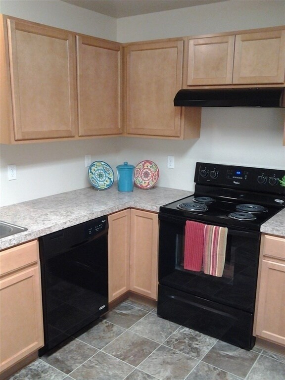 Foto del edificio - This home is just like new and move in rea...