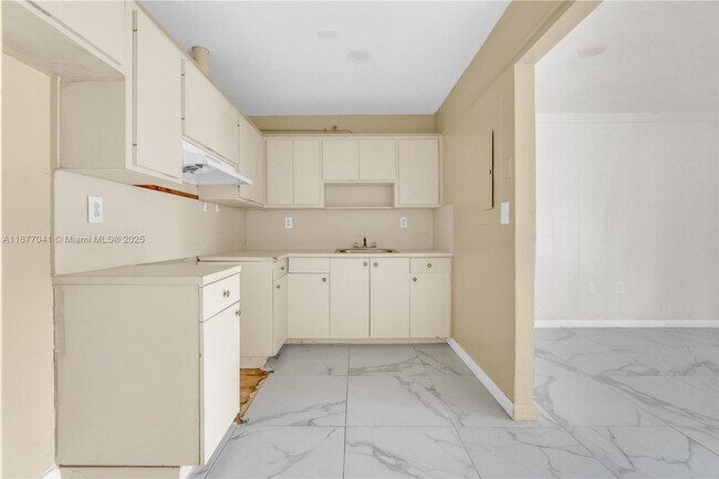 Foto del edificio - 5807 SW 27th St