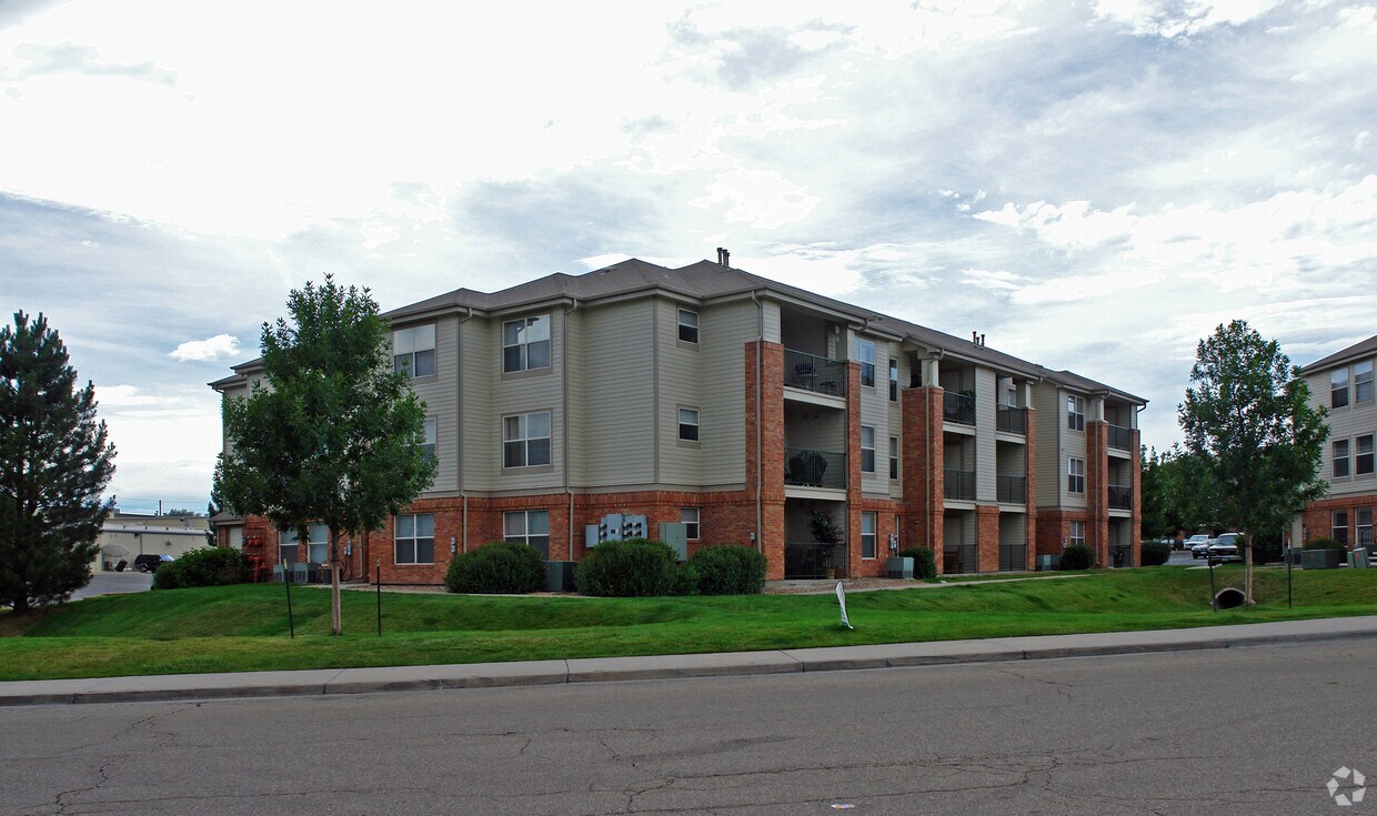 Village Square Apartments Broomfield, CO