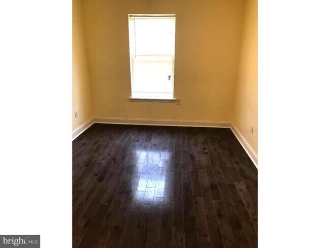 Foto del edificio - 1427 W Girard Ave