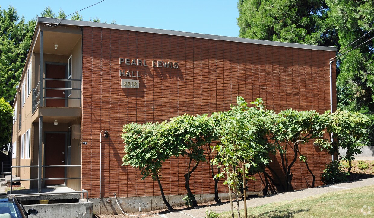 Primary Photo - Pearl Lewis Hall
