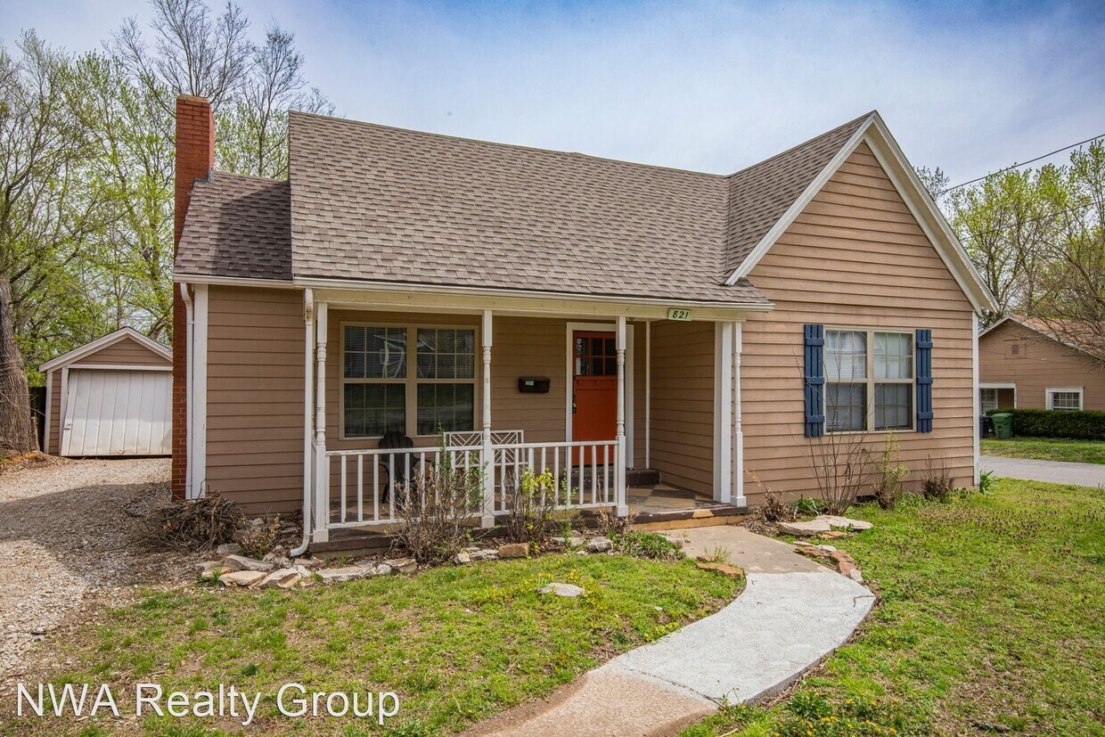 Primary Photo - 2 br, 1 bath House - 821 S. 3rd Street